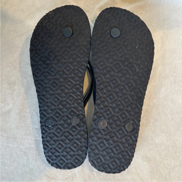 Tory Burch Black and Green Logo Flip Flops 7 - Picture 6 of 13
